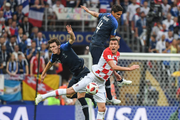 中场和后防 中场和后防