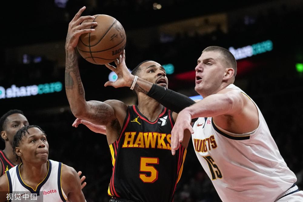 凭借他的压 凭借他的压